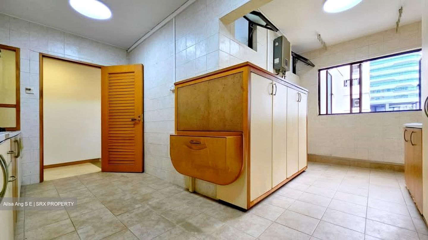 Blk 287A Jurong East Street 21 (Jurong East), HDB Executive #592885341